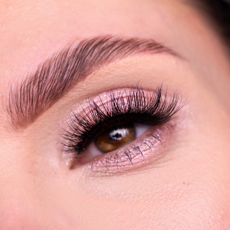 Y-0036_Glamorous.jpg